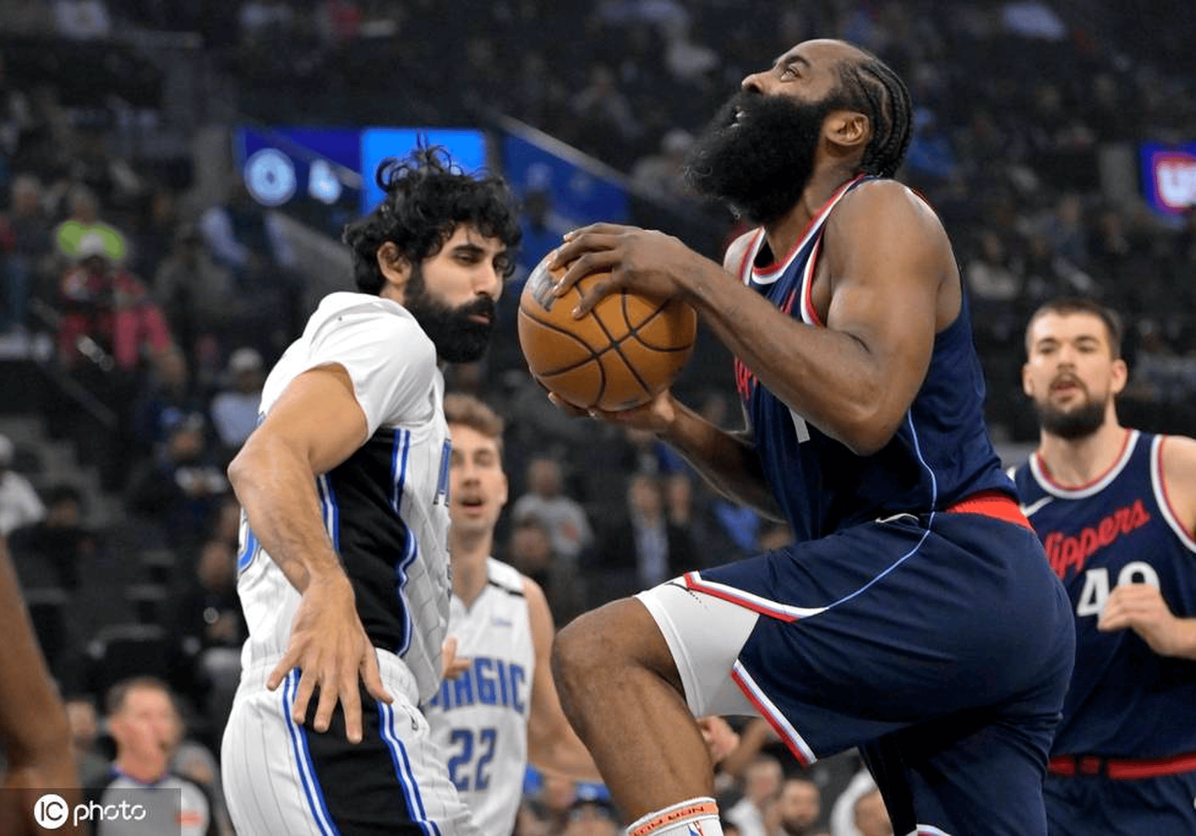 爱游戏- 哈登关键节点战术调整,法国队带队取胜了吗 